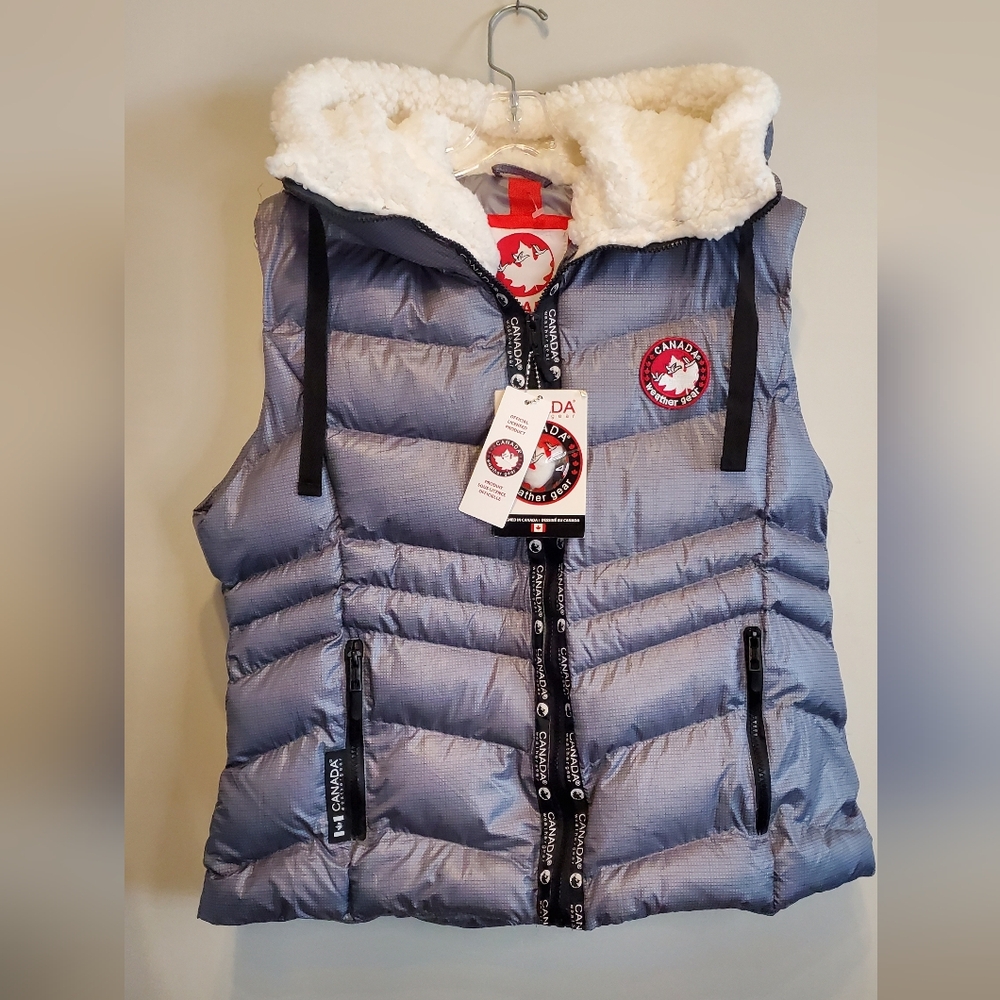 300. NWT - Canada Weathergear Puffer Vest